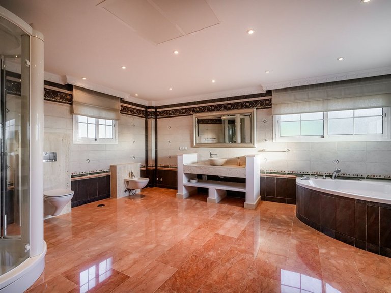 Villa for Sale in Benahavis, Malaga 9