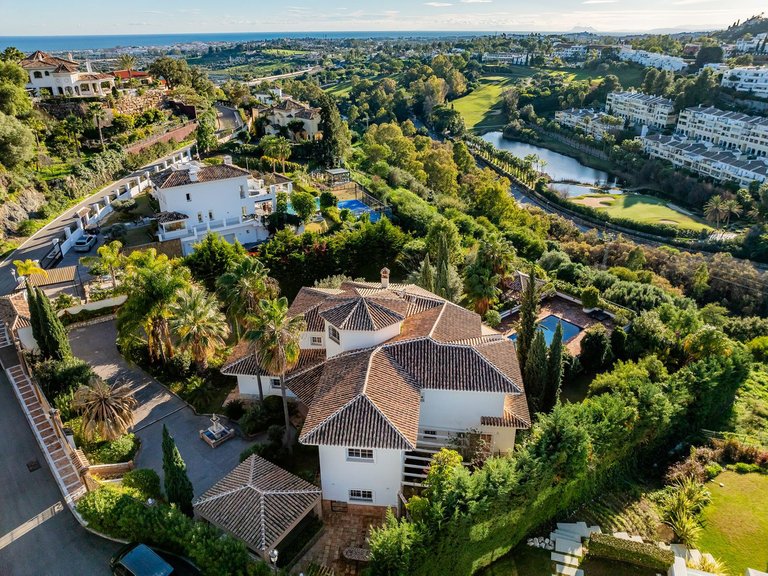 Villa for Sale in Benahavis, Malaga 1