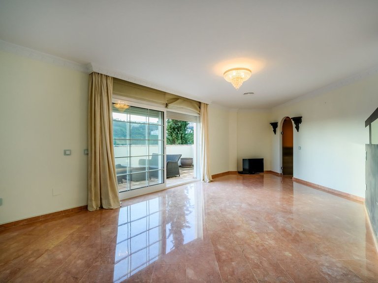 Villa for Sale in Benahavis, Malaga 4