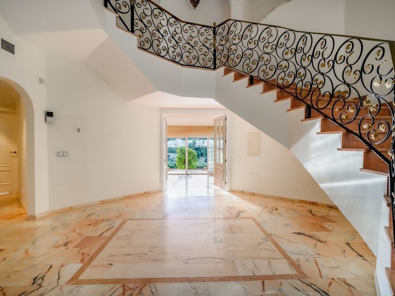 Villa for Sale in Benahavis, Malaga 12