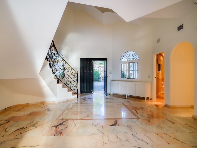 Villa for Sale in Benahavis, Malaga 8