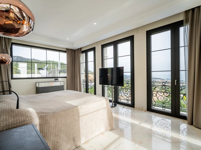 Villa for Sale in Marbella, Malaga 16
