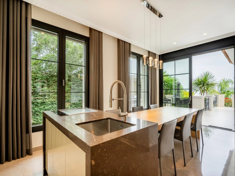Villa for Sale in Marbella, Malaga 23