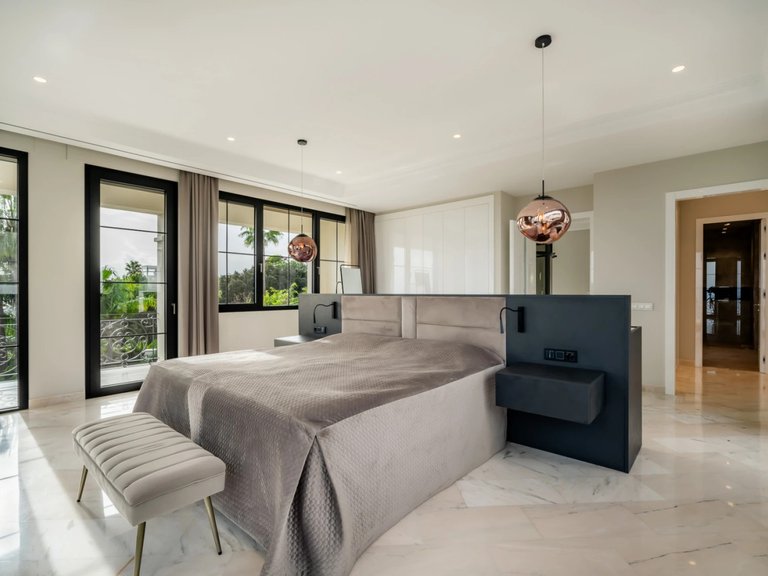 Villa for Sale in Marbella, Malaga 17