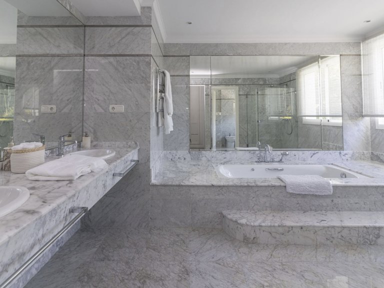 Villa for Sale in Marbella, Malaga, Marbella Este 6