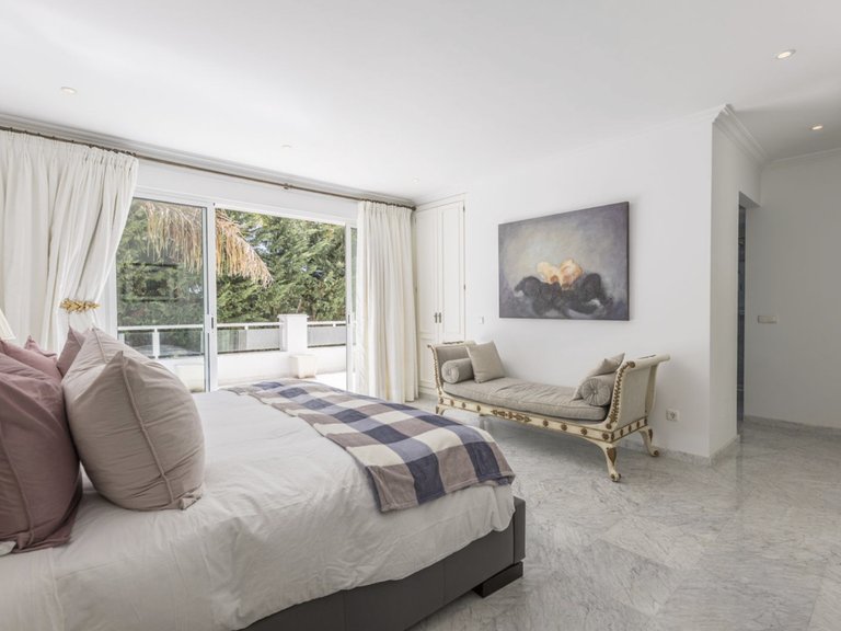 Villa for Sale in Marbella, Malaga, Marbella Este 9