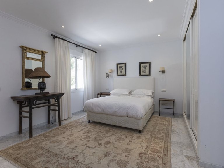 Villa for Sale in Marbella, Malaga, Marbella Este 11