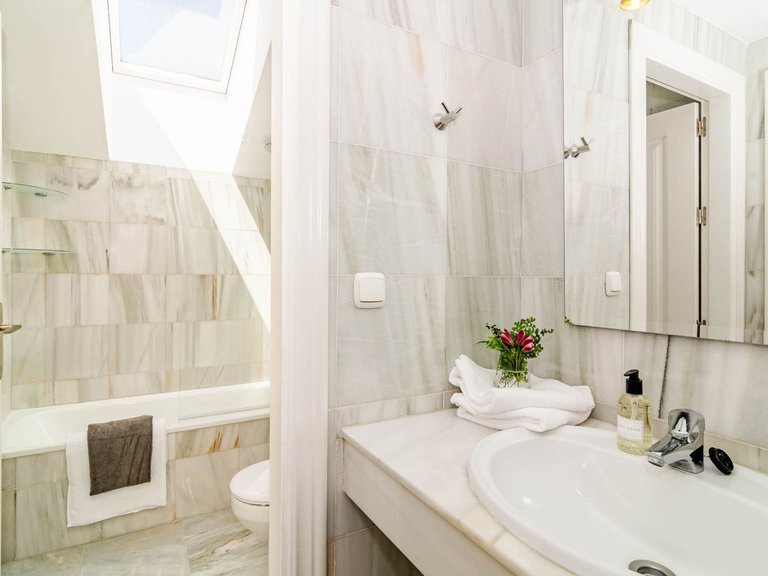 Penthouse for Sale in Marbella, Malaga 18