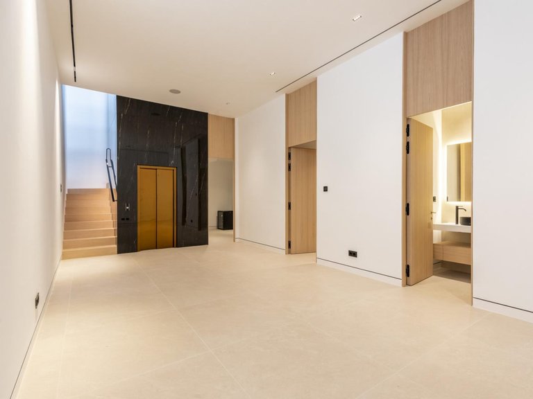 Villa for Sale in Marbella, Malaga 18