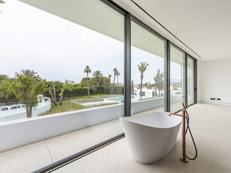 Villa for Sale in Marbella, Malaga 24