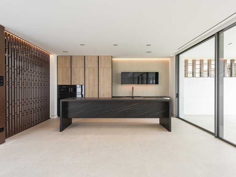 Villa for Sale in Marbella, Malaga 35