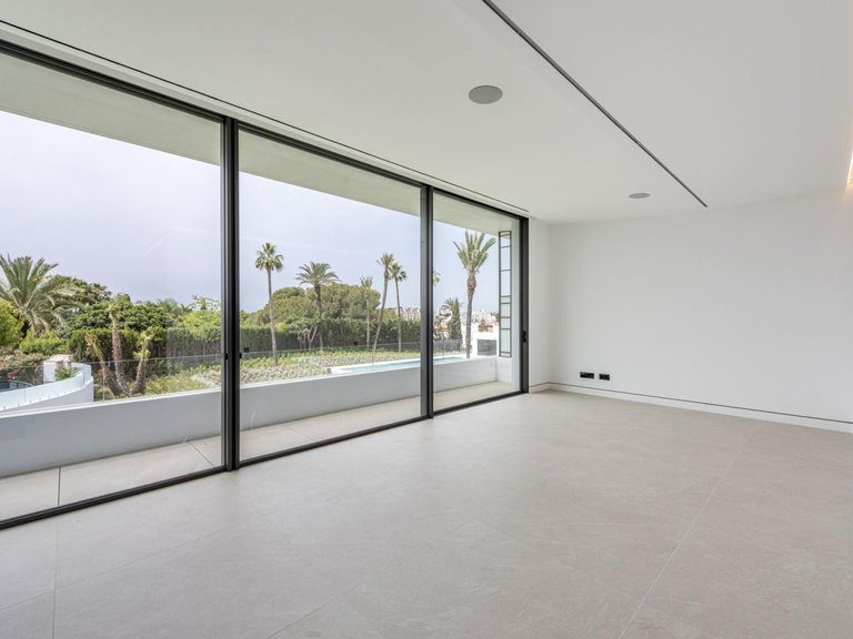Villa for Sale in Marbella, Malaga 25