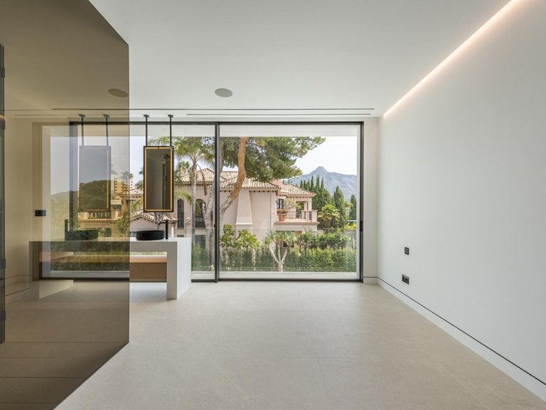 Villa for Sale in Marbella, Malaga 31
