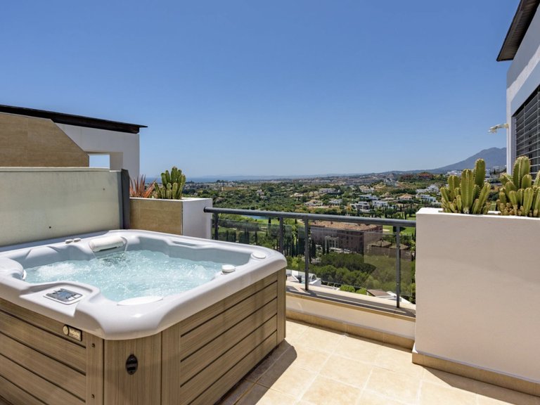Exklusiv takvåning med panoramautsikt i Los Flamingos, Marbella 13