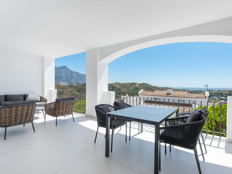 Apartment for Sale in Benahavis, Malaga, La Quinta 17