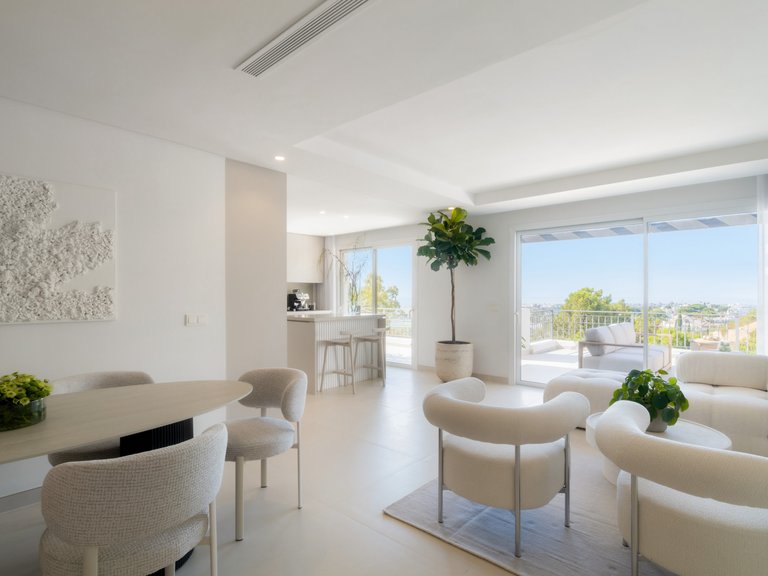 Elegante ático de dos plantas con piscina privada y vistas panorámicas – La Quinta, Benahavís 18