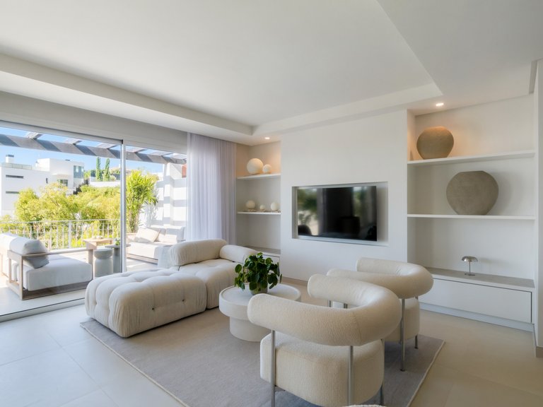 Elegante ático de dos plantas con piscina privada y vistas panorámicas – La Quinta, Benahavís 21