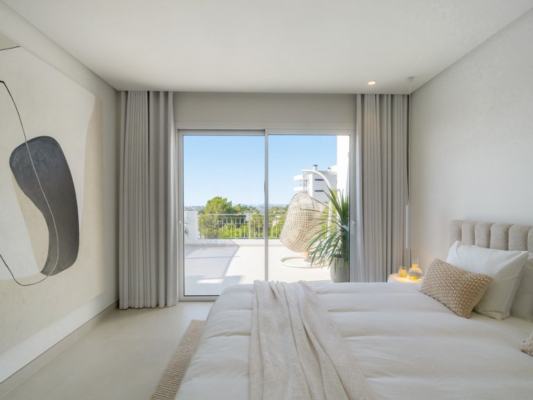 Elegante ático de dos plantas con piscina privada y vistas panorámicas – La Quinta, Benahavís 15
