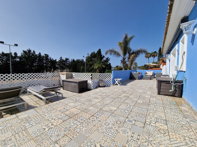 Villa nära stranden med privat tennisbana 7