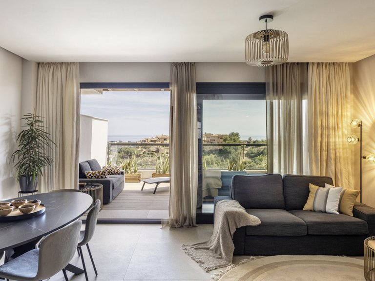 Apartment for Sale in Marbella, Malaga, Nueva Andalucia 3