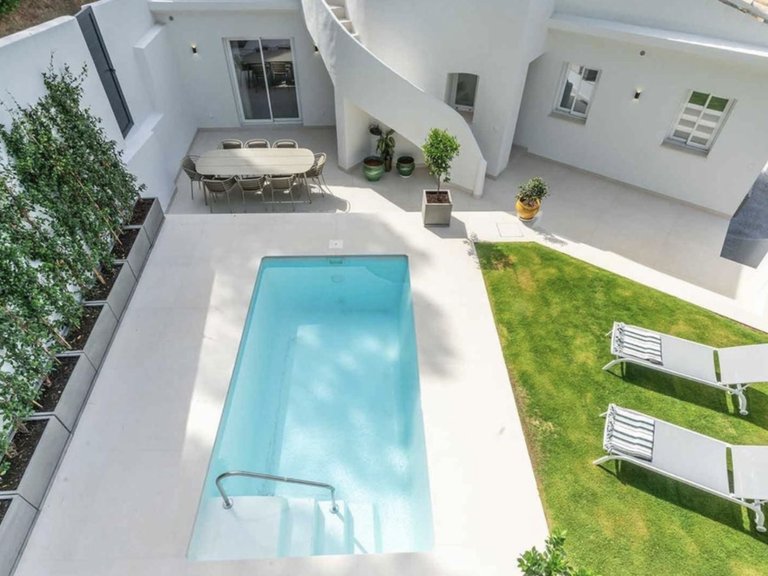 Exclusive Contemporary Villa for Sale in Huerta Belón, Marbella Centre 5