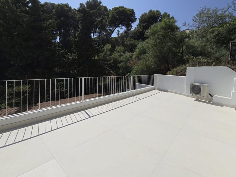 Exclusive Contemporary Villa for Sale in Huerta Belón, Marbella Centre 7