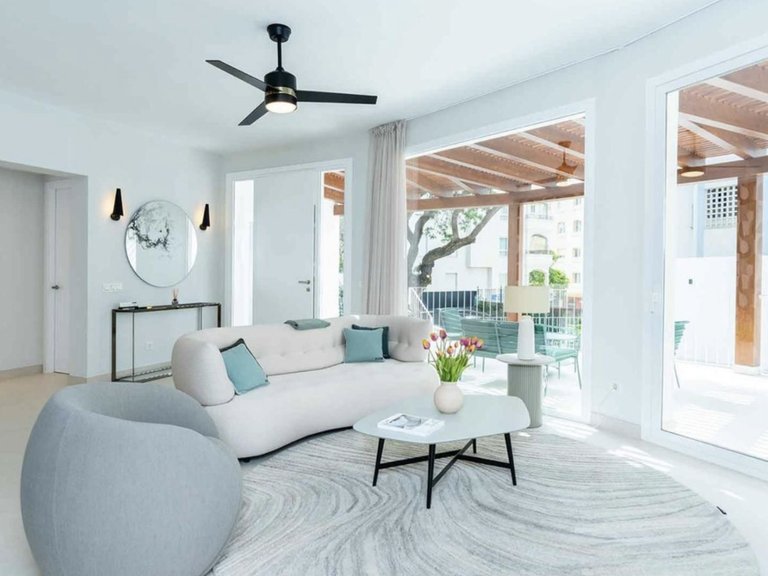 Exclusive Contemporary Villa for Sale in Huerta Belón, Marbella Centre 11