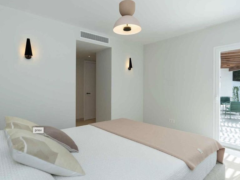 Exclusive Contemporary Villa for Sale in Huerta Belón, Marbella Centre 19