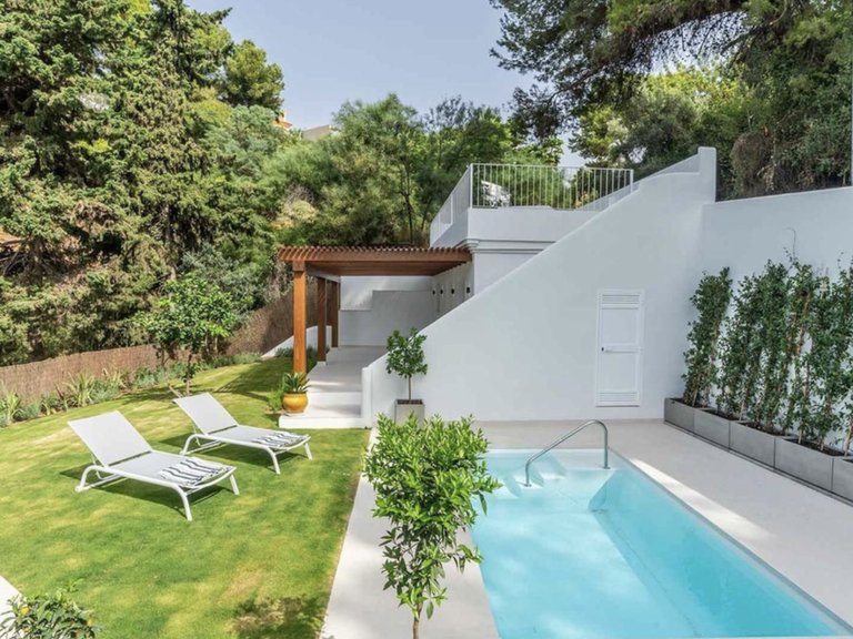 Exclusive Contemporary Villa for Sale in Huerta Belón, Marbella Centre 3