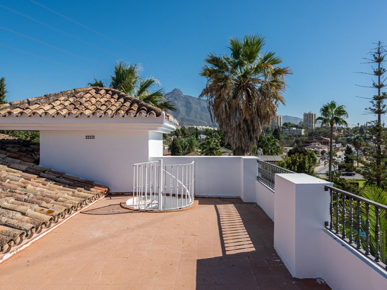 Villa for Sale in Marbella, Malaga 25