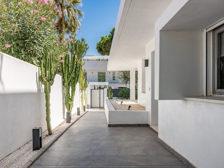 Villa for Sale in Marbella, Malaga, 10