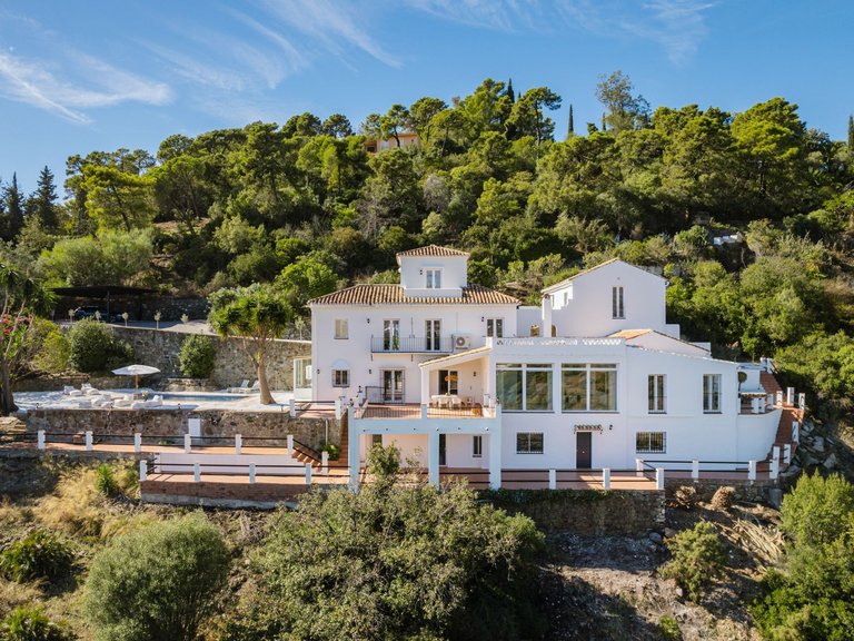 Villa for Sale in Benahavis, Malaga 17