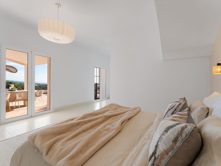 Villa for Sale in Benahavis, Malaga 10