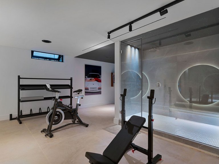 Villa for Sale in Marbella, Malaga 24