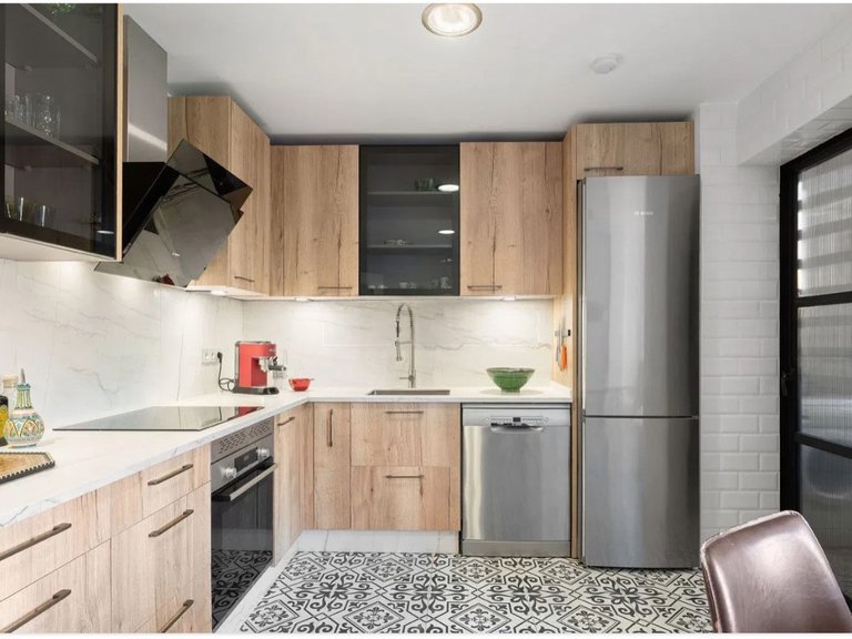 Apartamento en planta intermedia en venta en San Pedro de Alcántara 2