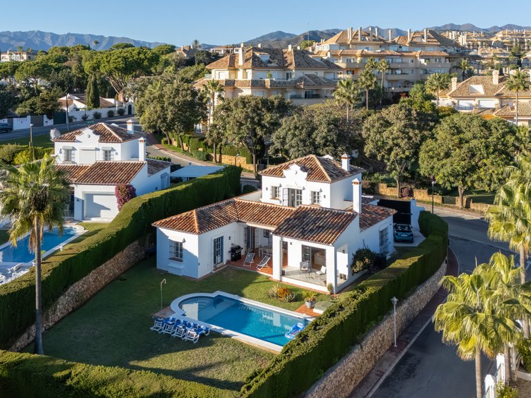 Villa for Sale in Marbella, Malaga 9