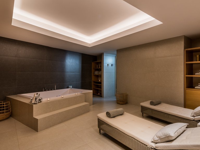 Villa for Sale in Marbella, Malaga, Marbella Este 10