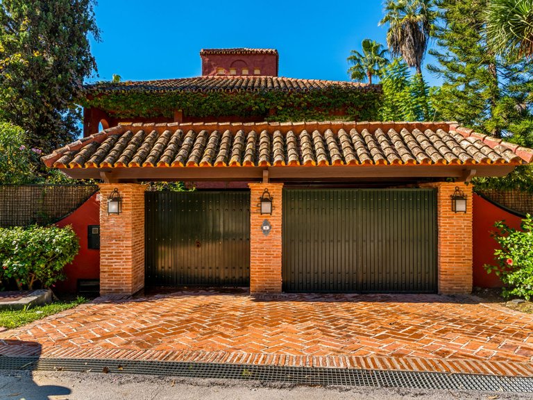Villa for Sale in Marbella, Malaga 25