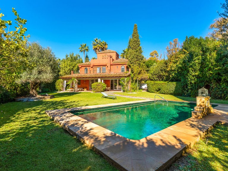 Villa for Sale in Marbella, Malaga 1