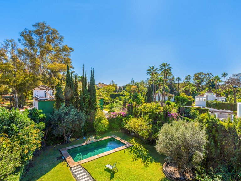 Villa for Sale in Marbella, Malaga 54