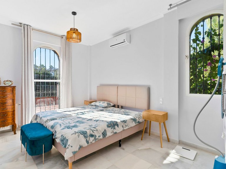 Villa for Sale in Marbella, Malaga 32