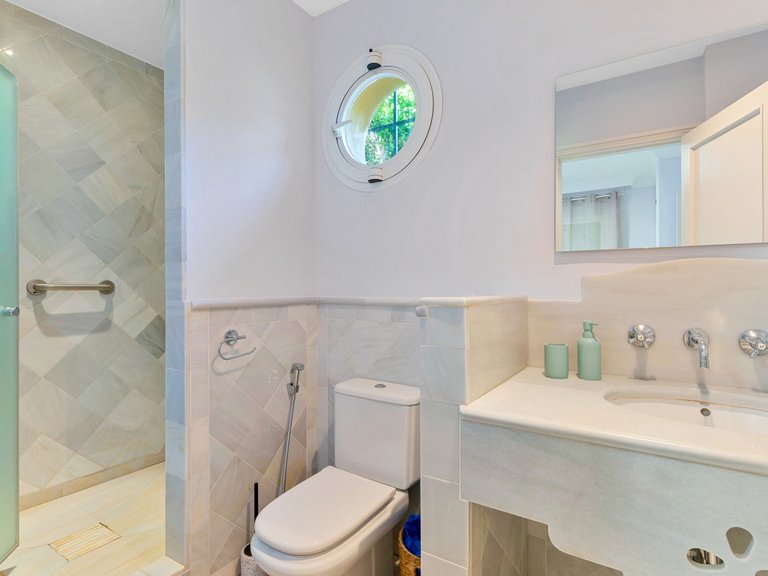 Villa for Sale in Marbella, Malaga 34