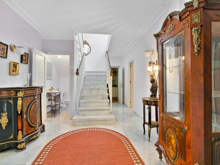 Villa for Sale in Marbella, Malaga 8