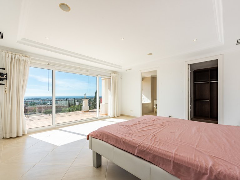 Villa for Sale in Benahavis, Malaga 12