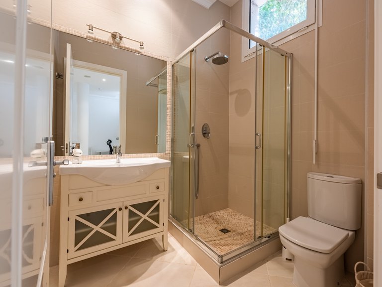 Villa for Sale in Benahavis, Malaga 28