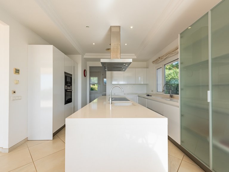 Villa for Sale in Benahavis, Malaga 7