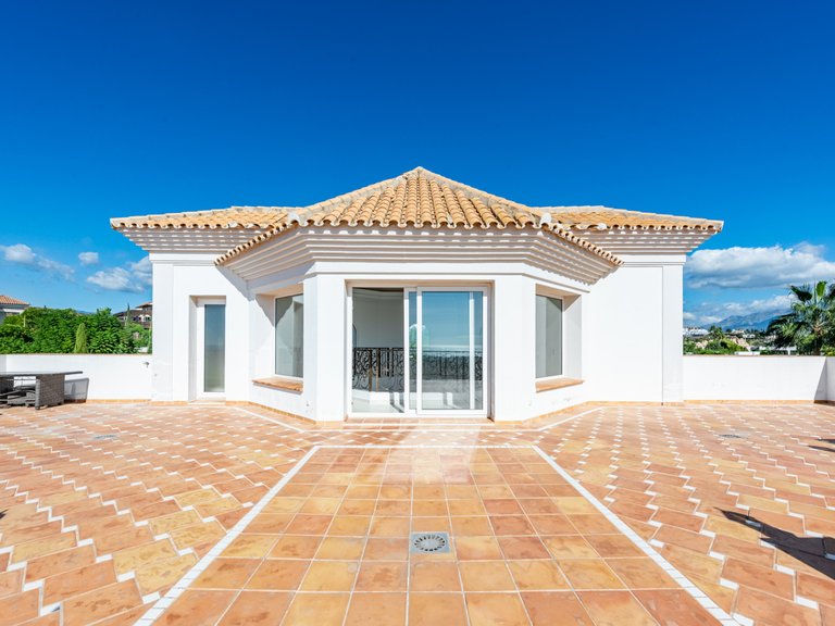 Villa for Sale in Benahavis, Malaga 25