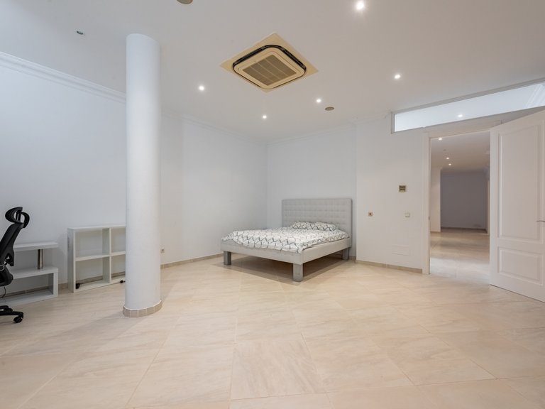 Villa for Sale in Benahavis, Malaga 27