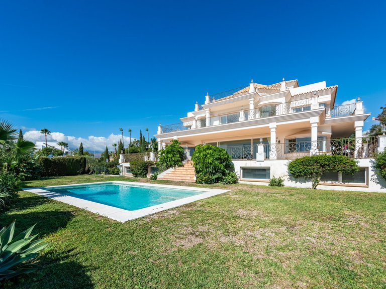 Villa for Sale in Benahavis, Malaga 40