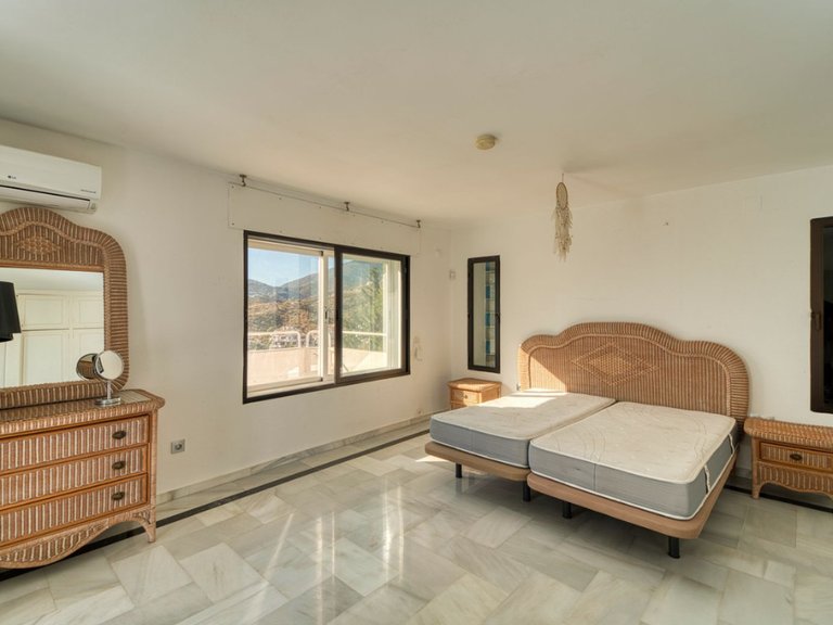 Villa for Sale in Marbella, Malaga 5